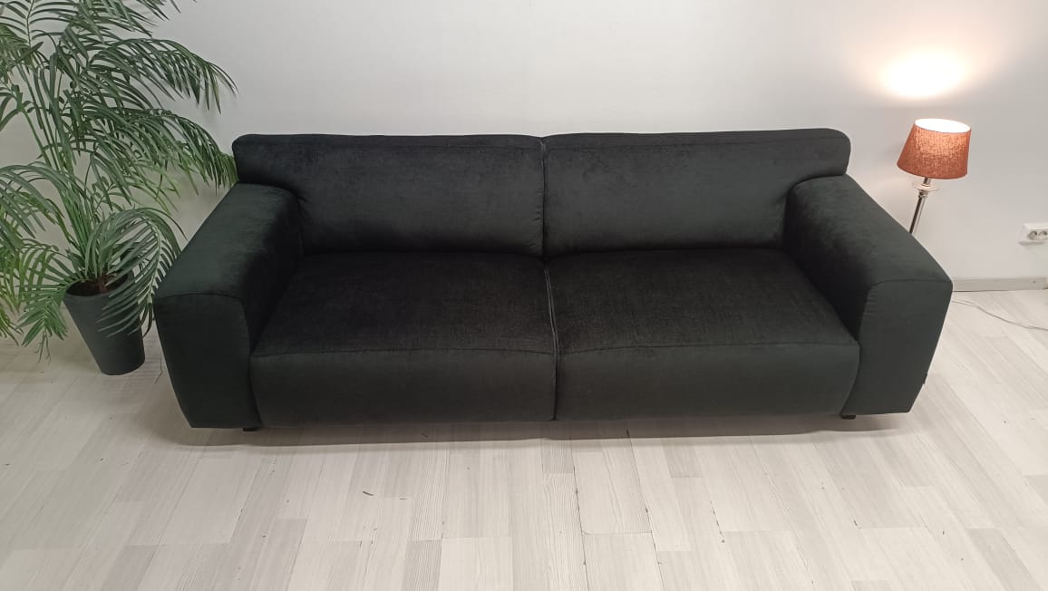 Bolia Milano med flotte sitteputer og et smidig stoff