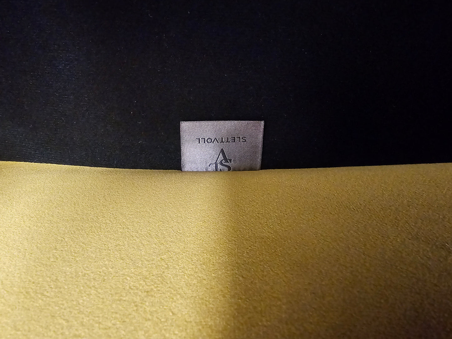 EKSKLUSIV Maddox divan / chaiselong - Nytt velour trekk